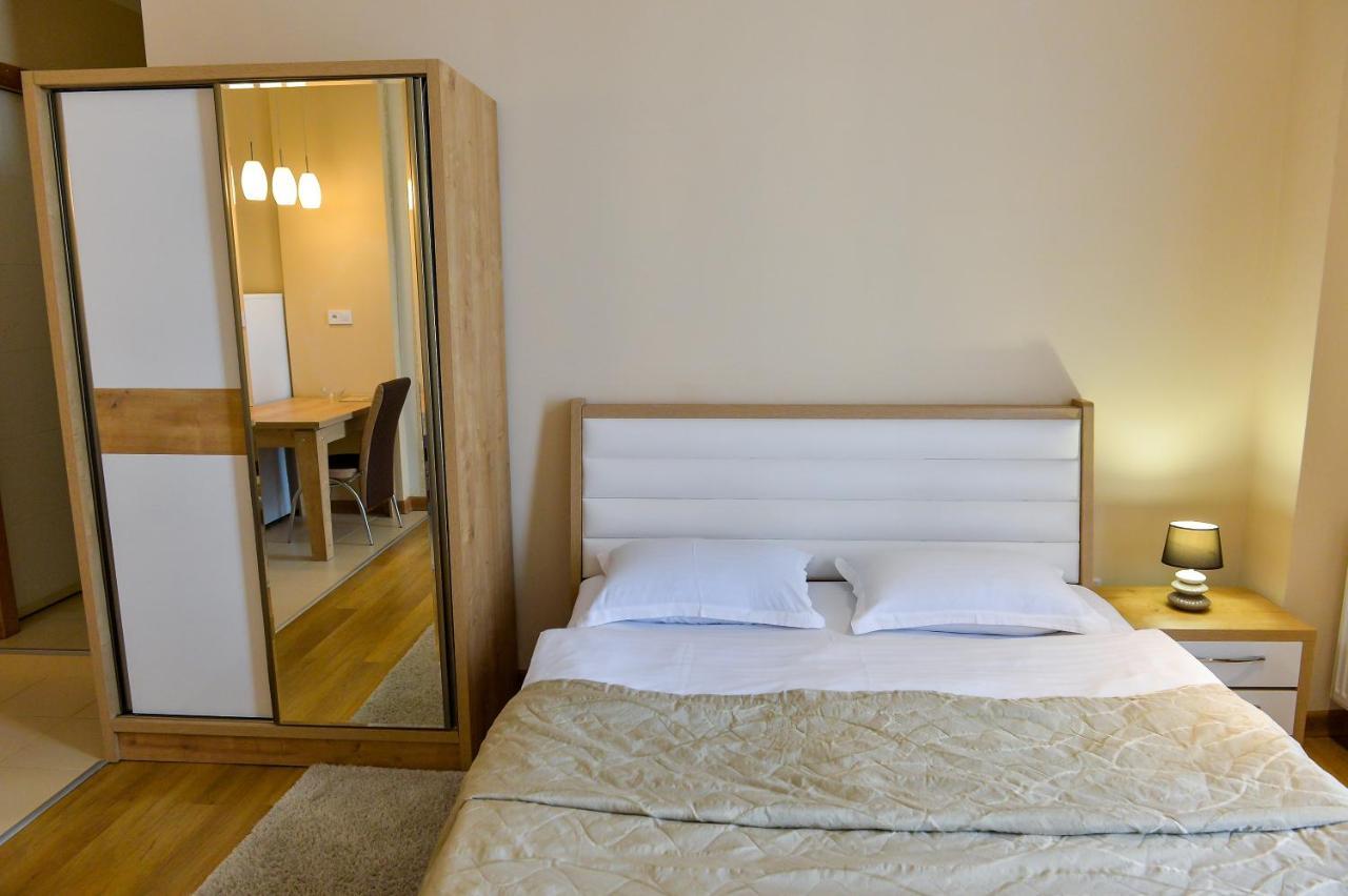 Happy Stay Hotel Кутаиси Екстериор снимка