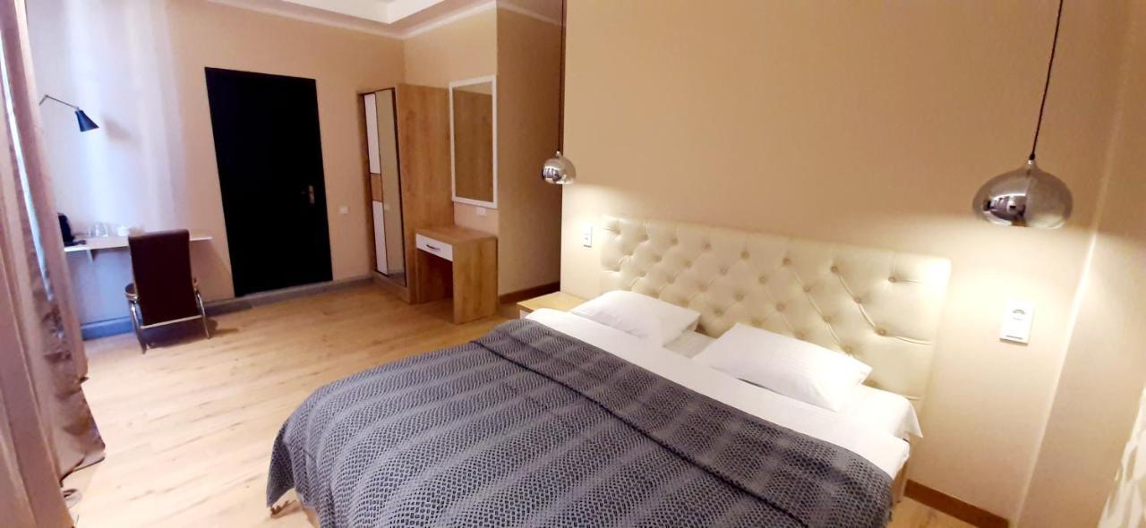 Happy Stay Hotel Кутаиси Екстериор снимка