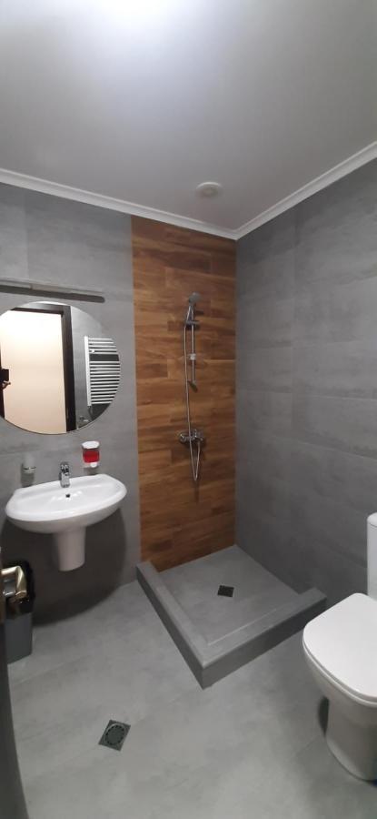 Happy Stay Hotel Кутаиси Екстериор снимка