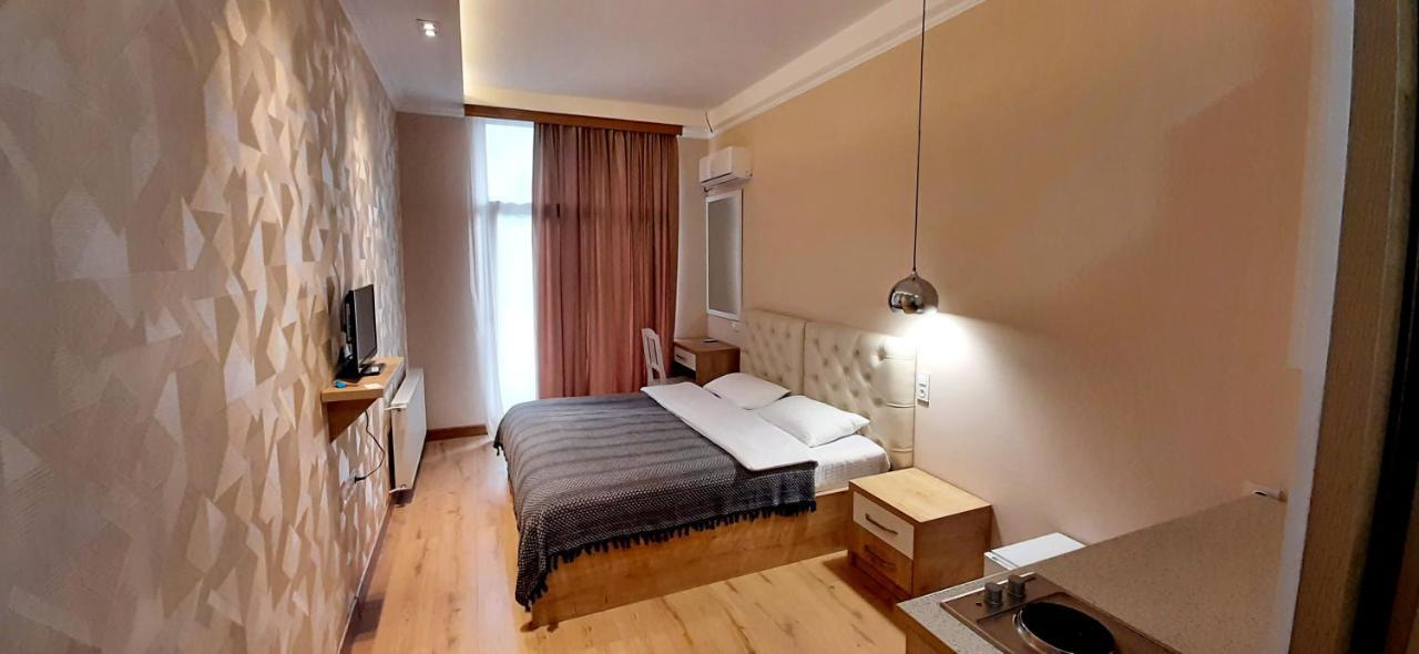 Happy Stay Hotel Кутаиси Екстериор снимка