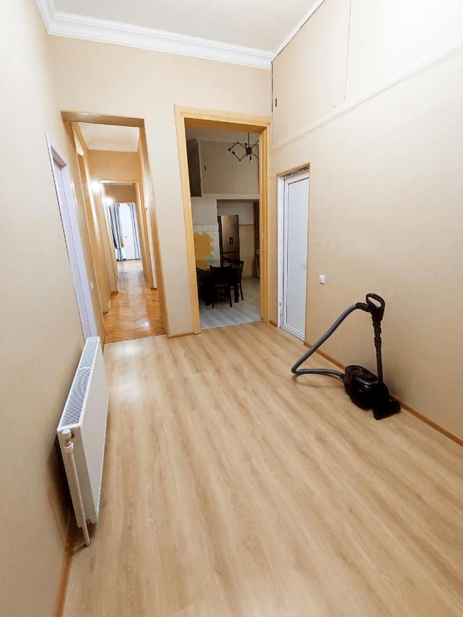 Happy Stay Hotel Кутаиси Екстериор снимка