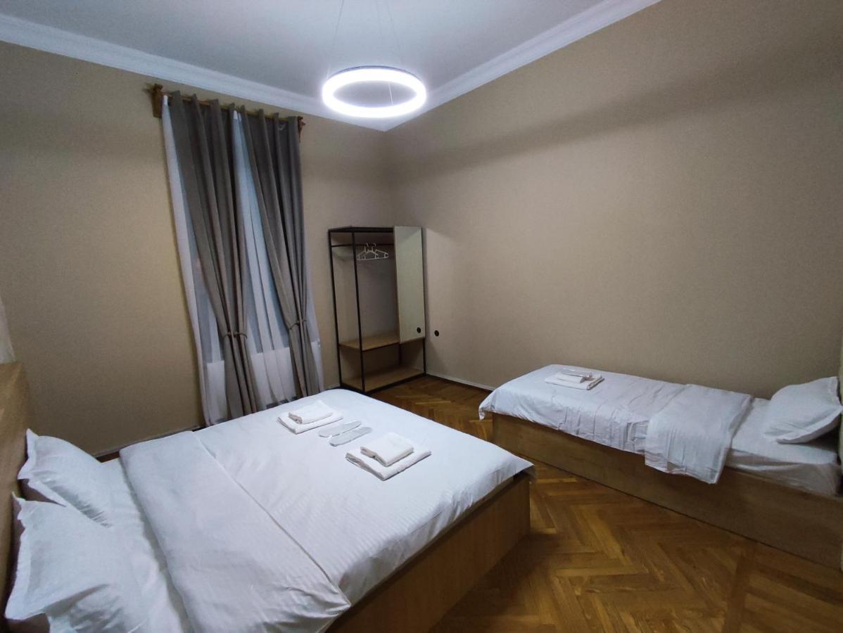 Happy Stay Hotel Кутаиси Екстериор снимка