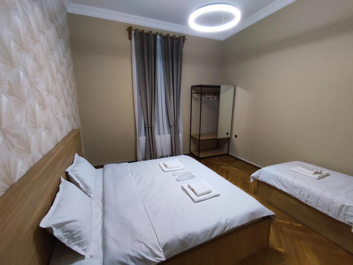Happy Stay Hotel Кутаиси Екстериор снимка