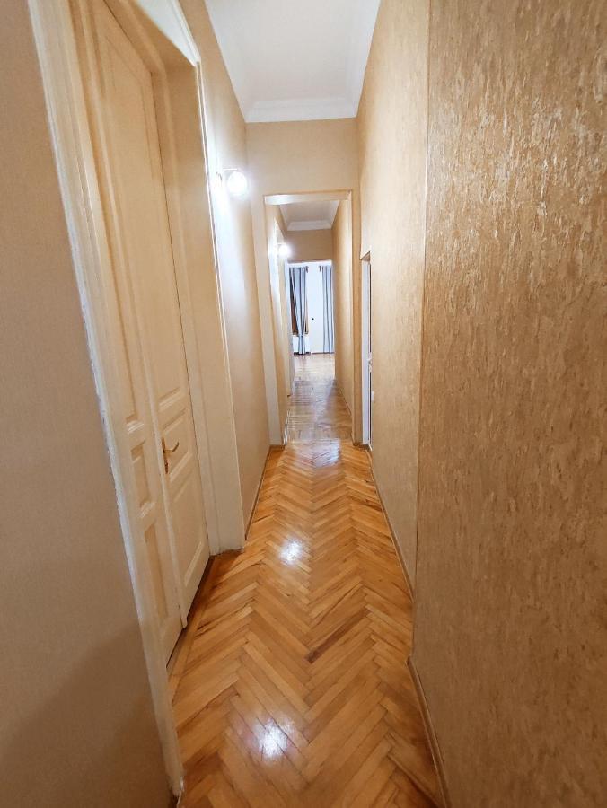 Happy Stay Hotel Кутаиси Екстериор снимка